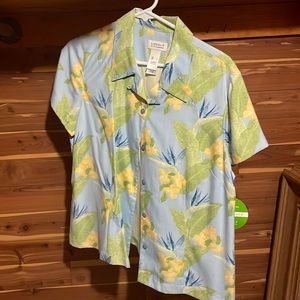 Large Liz golf floral button up